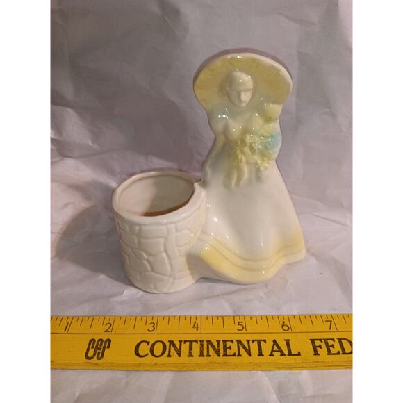 Vtg Shawnee pottery lady at the well planter - Picture 2 of 7